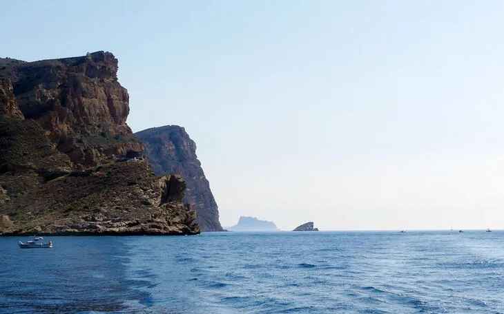 Rutas guiadas en catamarán y por el Faro de l'Albir para celebrar el Día de la Geodiversidad