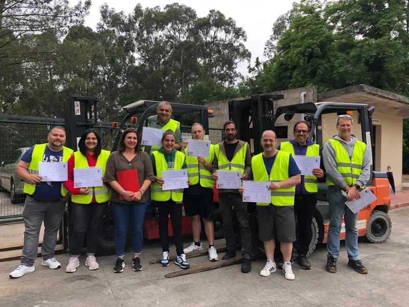 Covelo clausura con éxito el curso de operador de carretilla elevadora