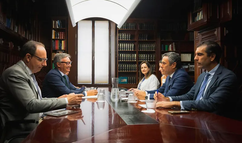 La Junta de Andalucía y la APM dialogan para reforzar la Justicia andaluza