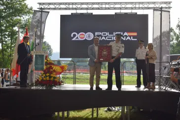 Piélagos rinde homenaje a la Policía Nacional en las Fiestas de San Antonio