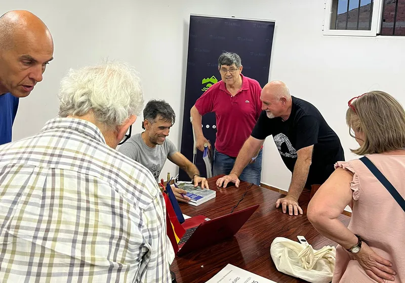Clavijo celebra la exitosa presentación de un libro sobre San Prudencio de Monte Laturce