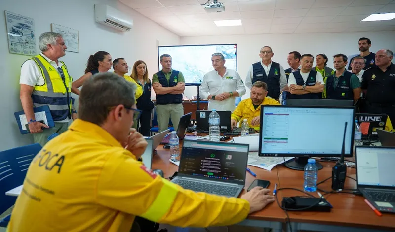 El incendio de Los Gallardos evoluciona favorablemente y se avanza en el ataque directo