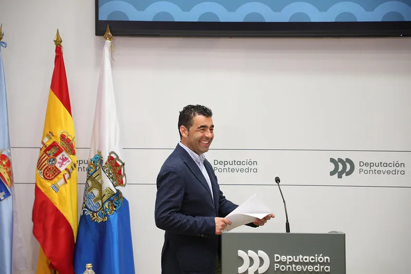 La Diputación de Pontevedra destina 850.000 euros a cinco municipios para mejorar servicios e infraestructuras