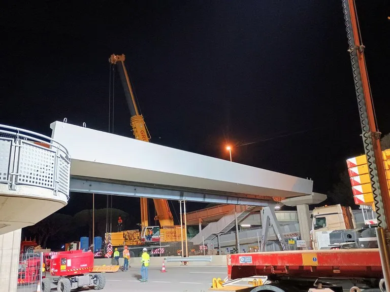 Castelldefels estrena una nueva pasarela sobre la C-31 en la zona de La Pava