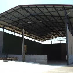 Fuentearmegil amplía su oferta deportiva con un nuevo frontón cubierto