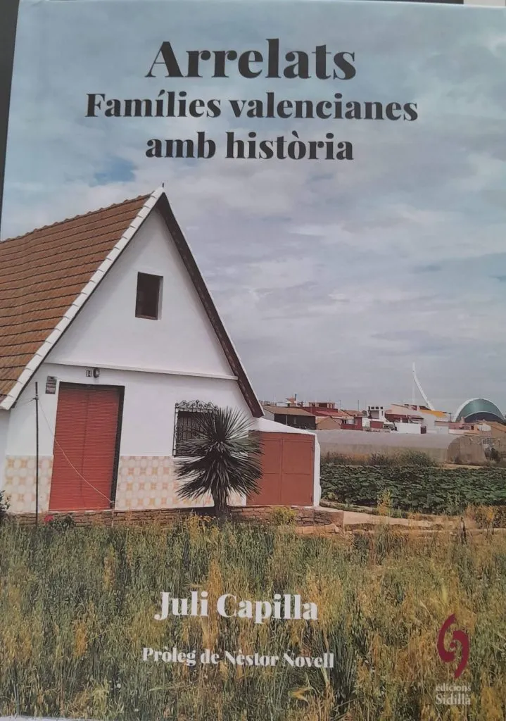 Juli Capilla presenta su libro 'Arrelats: Famílies valencianes amb història' en Tàrbena