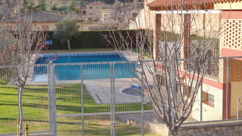 Porrera detalla sus equipamientos deportivos, culturales y de servicios para el verano