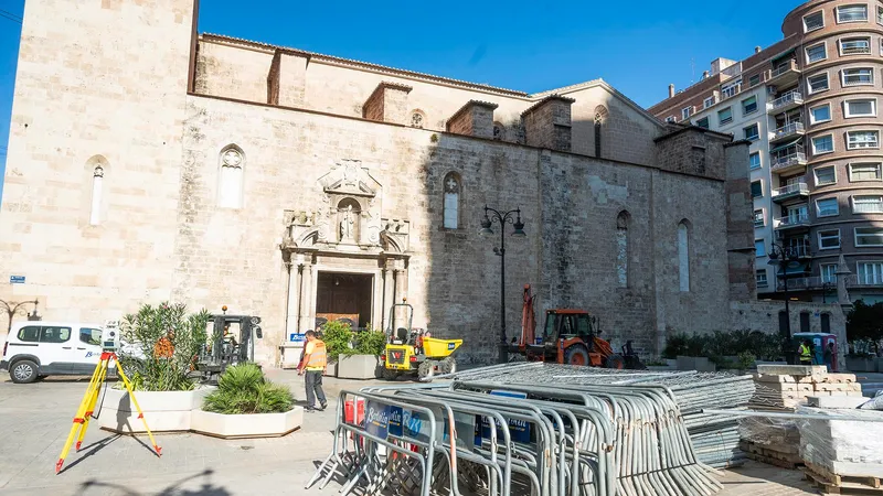 València renueva la plaza de Sant Agustí con más verde y zonas peatonales