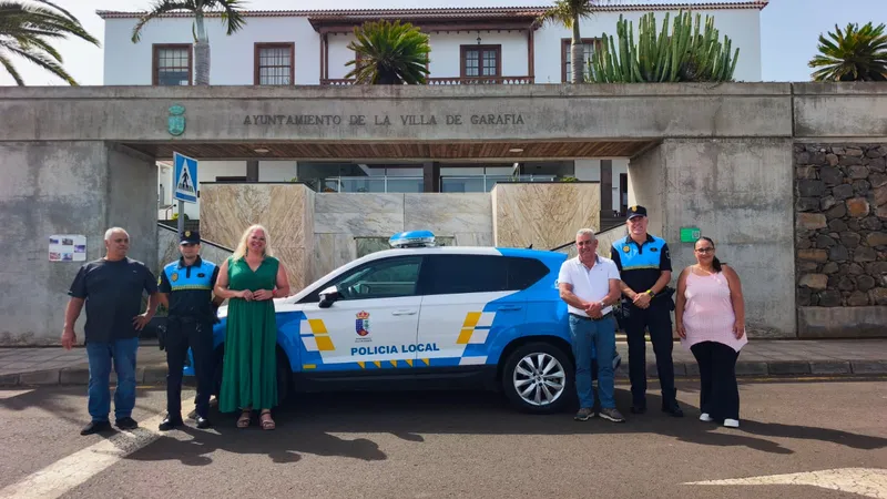 La Policía Local de Garafía estrena vehículo patrulla con mampara de seguridad