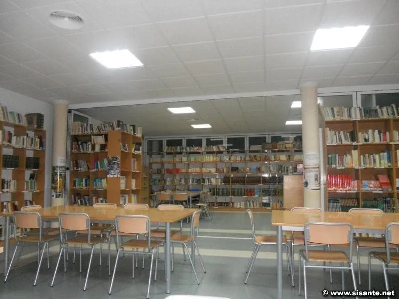 La Biblioteca Municipal de Sisante amplía su oferta cultural y formativa