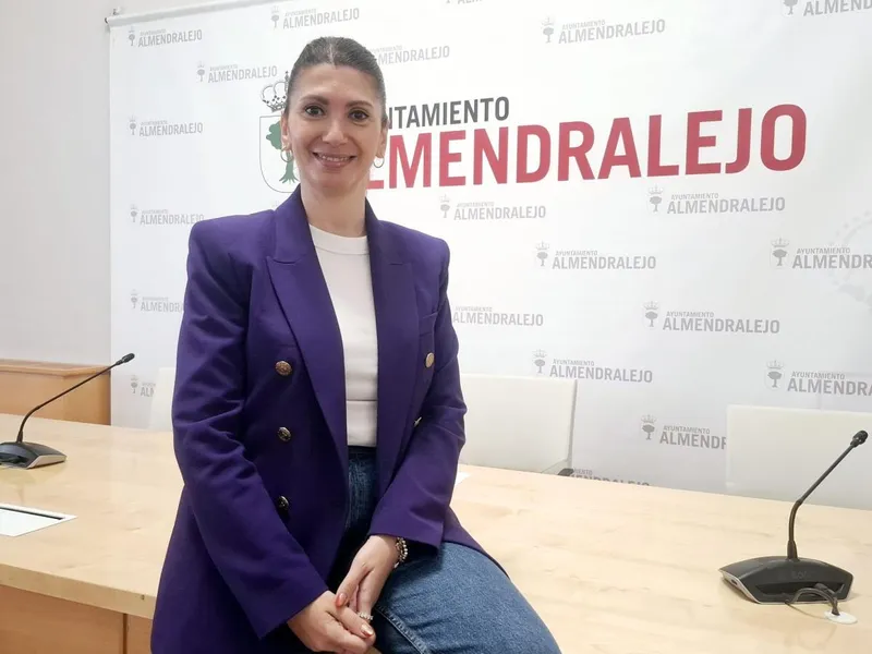 Almendralejo moderniza sus Servicios Sociales con cita previa online y por WhatsApp