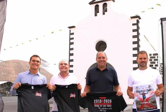 La Tinajo YouTrail celebra su décima edición con casi 600 corredores entre volcanes