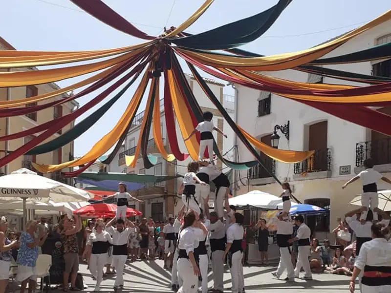 Tàrbena celebra el Estiu Cultural con música, ferias y presentaciones literarias