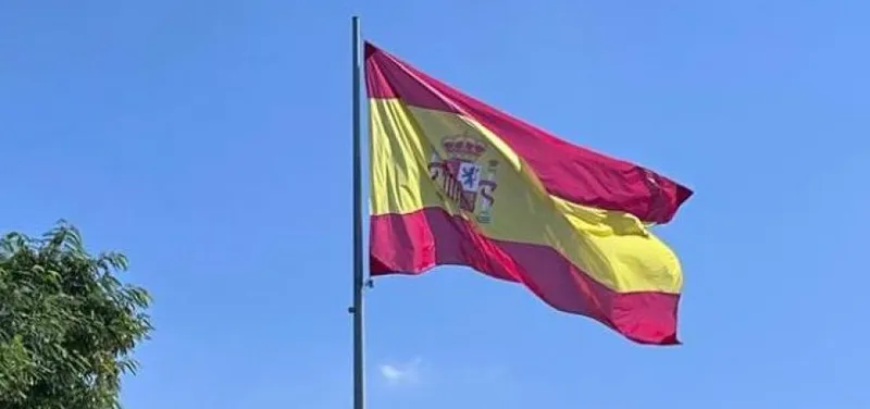 Tomares renombra la Rotonda de la Luz como Glorieta de la Hispanidad en el Día Nacional