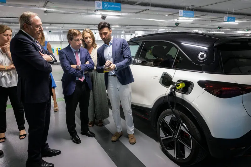 Madrid revoluciona sus aparcamientos de Velázquez en 'hubs' de movilidad sostenible