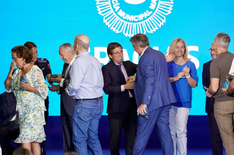 Madrid homenajea a 272 profesionales de seguridad y emergencias jubilados en 2025