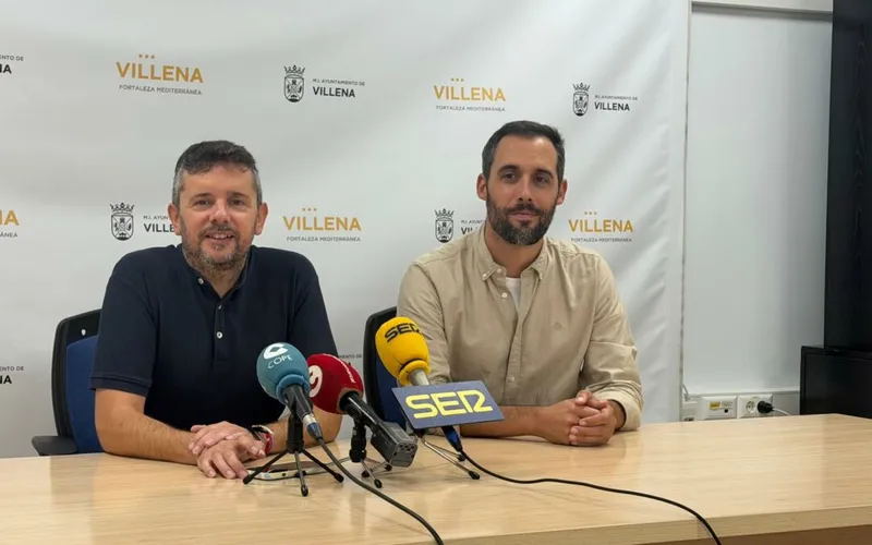 Villena impulsa la concienciación medioambiental con talleres de cajas nido para vencejos