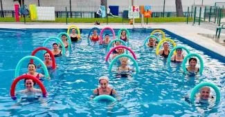 Éxito de participación en los cursos de natación y aquaeróbic de Esquivias este verano