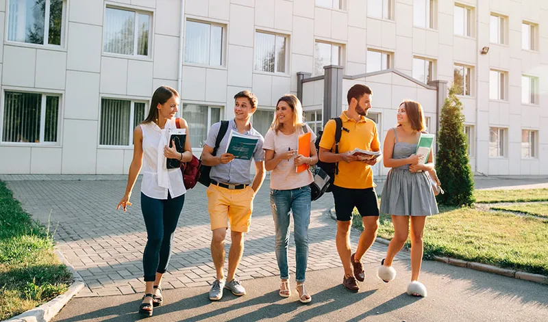 Más de 52.000 estudiantes inician estudios universitarios en Andalucía