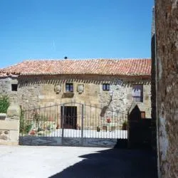 La Iglesia de San Andrés Apóstol de Almajano: Un Legado Gótico con Vestigios Románicos