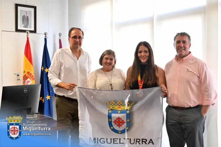 Miguelturra homenajea a Guadalupe Aranda, campeona de España de balonmano playa