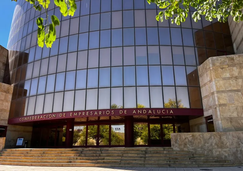 La Confederación de Empresarios de Andalucía impulsa la digitalización de más de 200 empresas agrarias