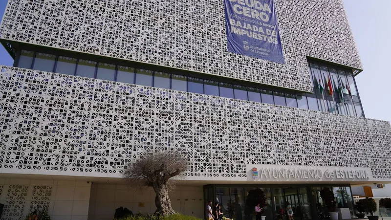 Estepona: el IBI se reduce un 50% tras alcanzar el Ayuntamiento la deuda cero