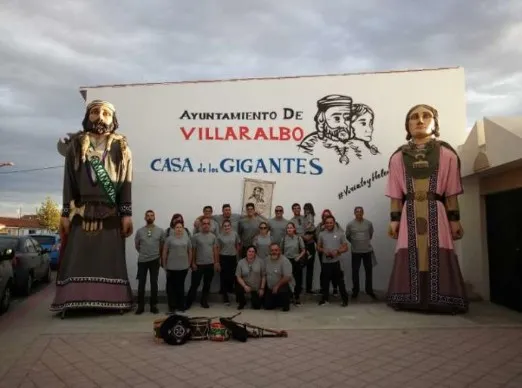 Villaralbo celebra sus Gigantes y Cabezudos con historia y tradición