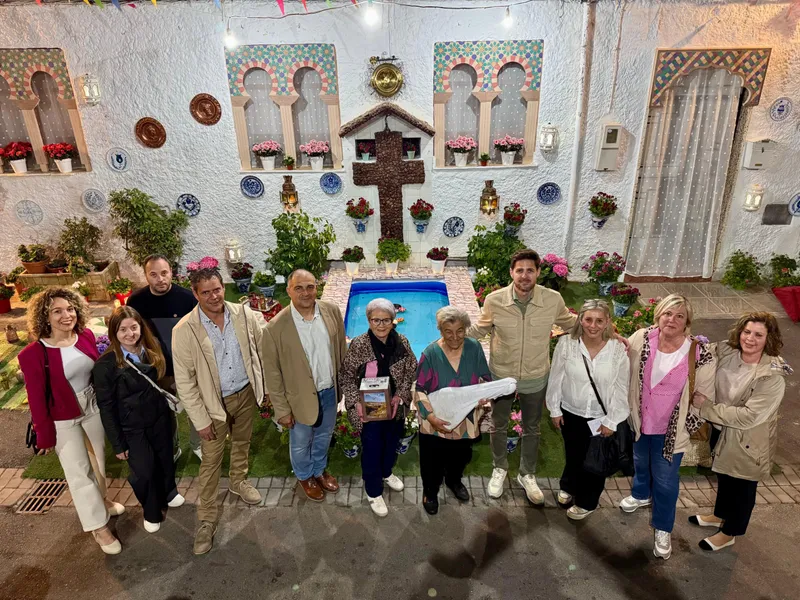 Lanjarón celebra sus Cruces de Mayo con 24 altares florales y ambiente festivo
