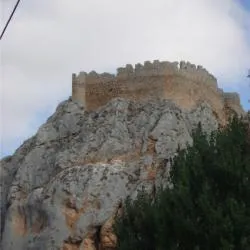 El castillo roquero de Ciria, testigo de conflictos fronterizos, se mantiene en pie