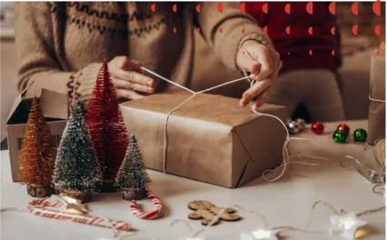 Culla se viste de Navidad con un taller de decoración callejera