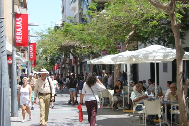 Arrecife impulsa el comercio local con un recorrido por sus principales arterias comerciales