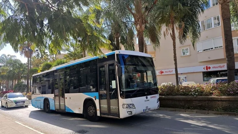 Estepona renueva su transporte urbano con autobuses híbridos y tecnología avanzada