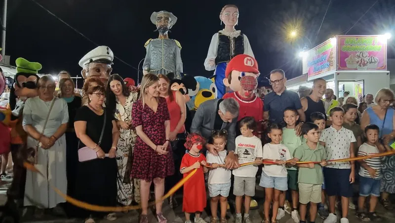 Valdepeñas inaugura su Feria de Agosto con un llamado a la nostalgia infantil y la diversión inclusiva