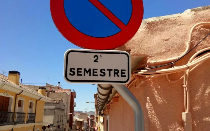 Villena recuerda el cambio de estacionamiento semestral para el 1 de julio de 2026