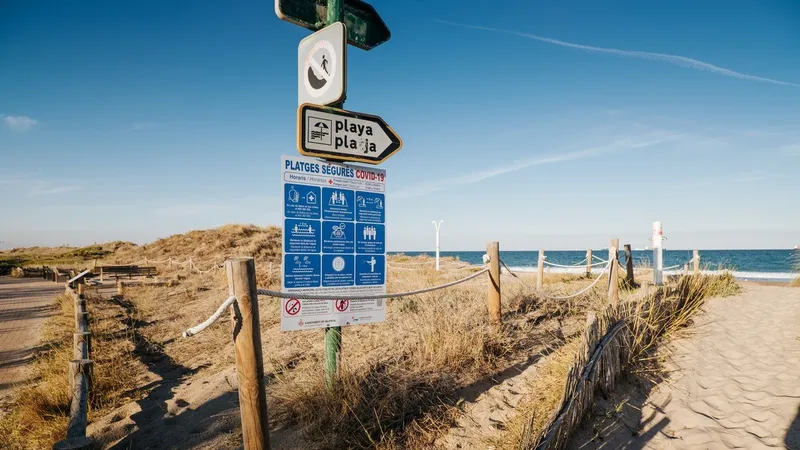 València despliega el mayor dispositivo de socorrismo para garantizar la seguridad en sus playas este verano