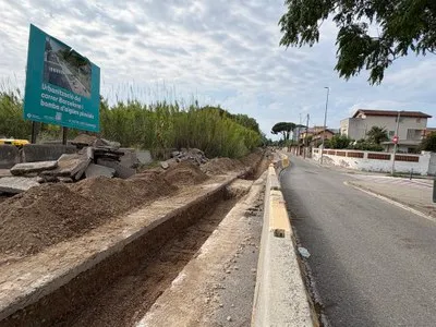 Castelldefels inicia la reurbanización del Carrer Barcelona con mejoras en accesibilidad y drenaje