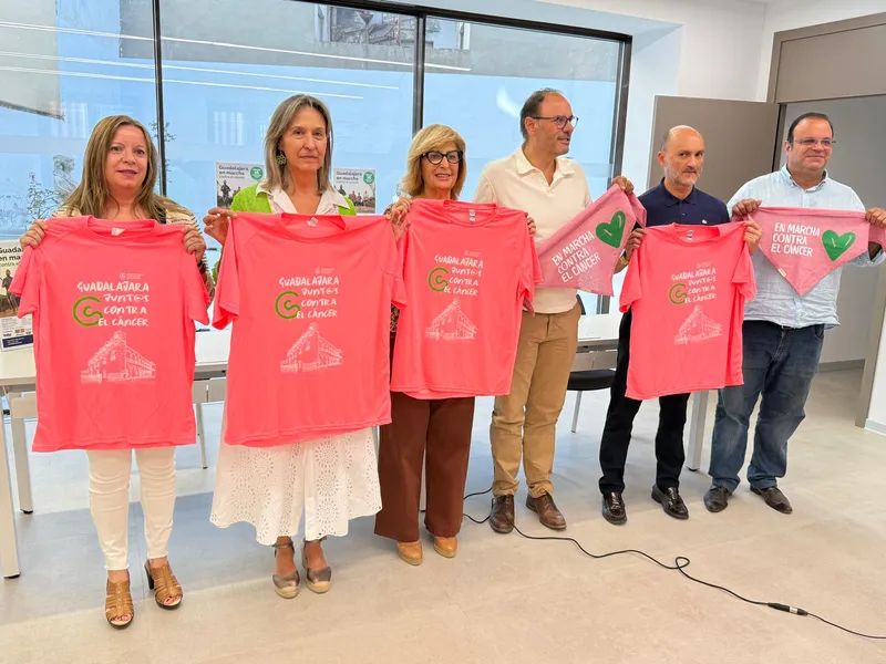 Guadalajara se viste de rosa para apoyar la lucha contra el cáncer en su XII Marcha Solidaria