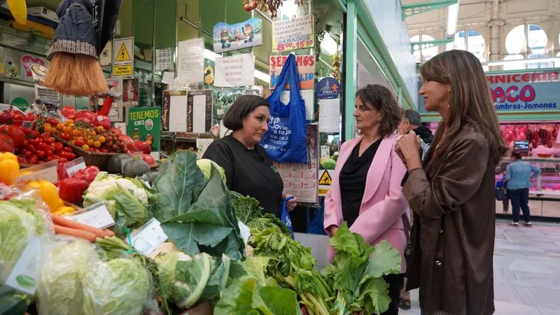 El comercio de Oviedo se une a la lucha contra la soledad no deseada en mayores