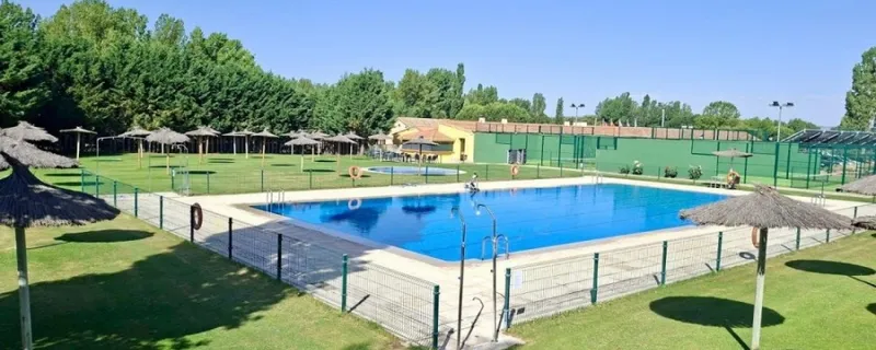 La piscina de Naturávila abre sus puertas para la temporada estival con previsión de superar los 9.000 usuarios
