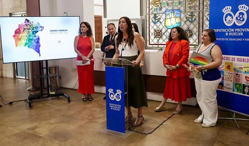 La Junta de Andalucía reivindica la unidad para la igualdad LGTBI en Huelva