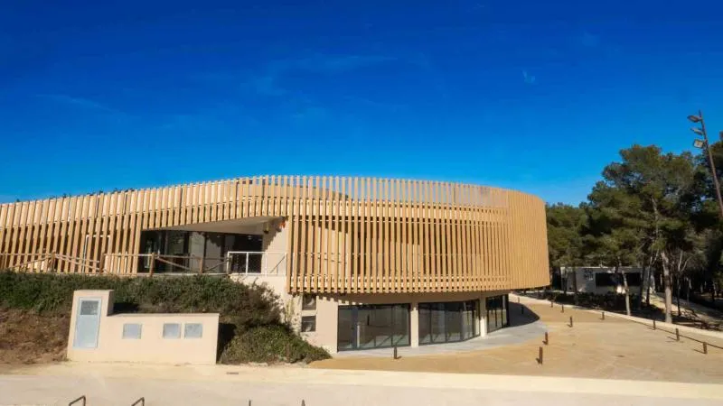 Benidorm adjudica el vallado del albergue juvenil y zona de acampada de Séquia Mare