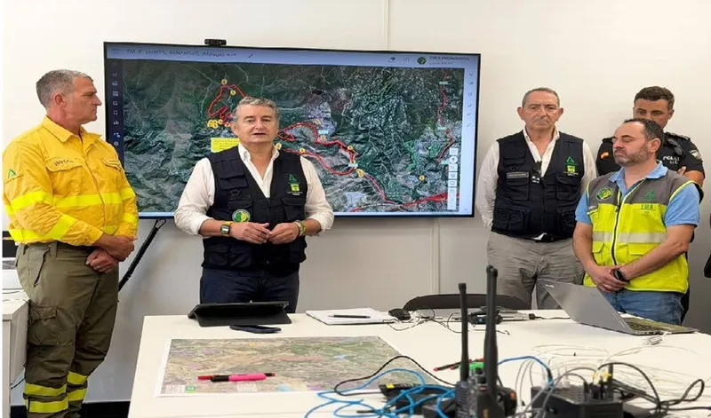 Levantado el confinamiento en Benahavís tras la mejora del incendio forestal