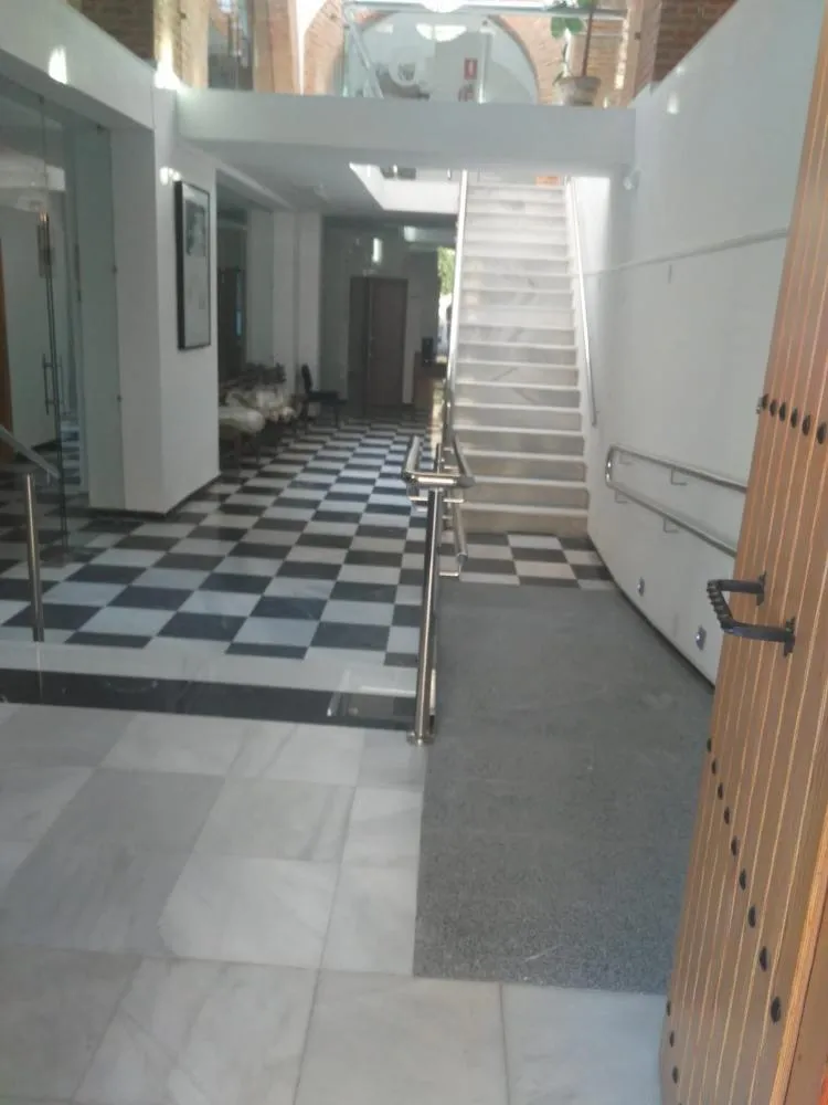 Jaraicejo reabre su Ayuntamiento tras obras de accesibilidad y mejora