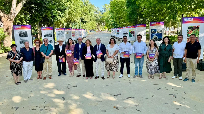 Antequera expone el patrimonio documental de la comarca en una muestra al aire libre