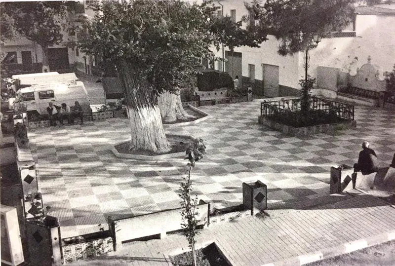 El Mercado Municipal de Tibi abre sus puertas los martes y viernes en la Plaza de la Glorieta