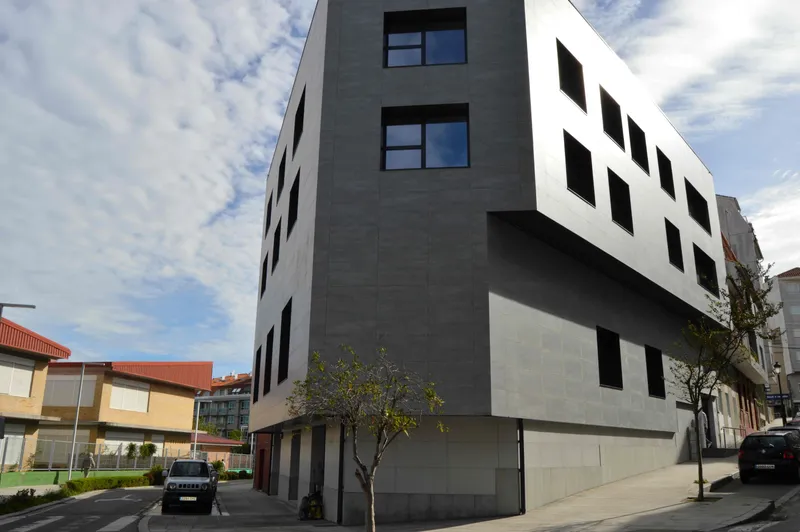 Sanxenxo renombra el multiusos de Portonovo como 'As Redeiras' tras su reforma integral