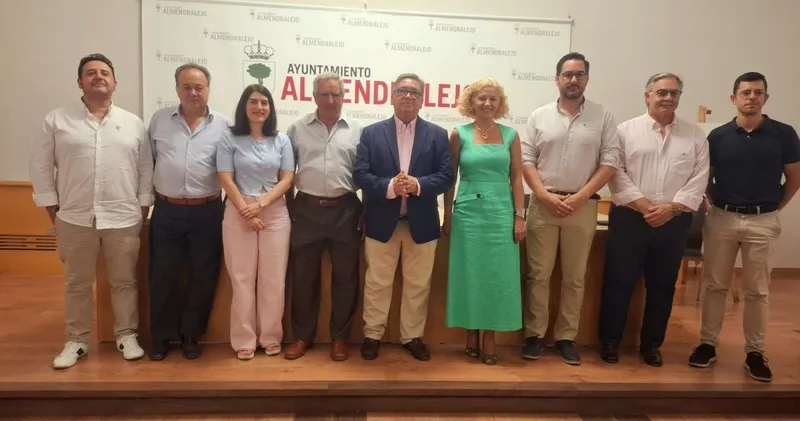 Almendralejo homenajea a figuras clave de su historia local en las Fiestas de la Piedad