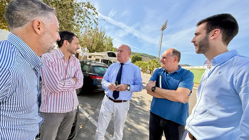 Antequera mejora la iluminación del Estadio El Maulí para la Copa del Rey