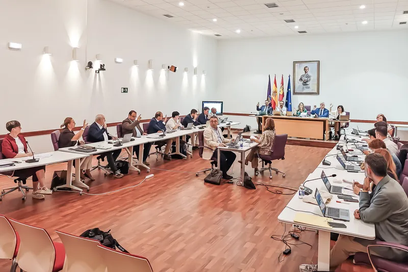 Guadalajara aprueba la ordenanza para convertir locales comerciales en viviendas
